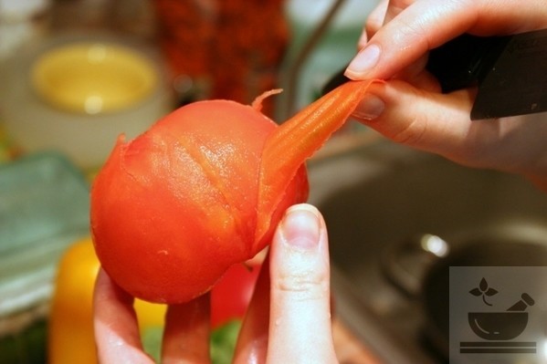 Как снять шкурку с томата