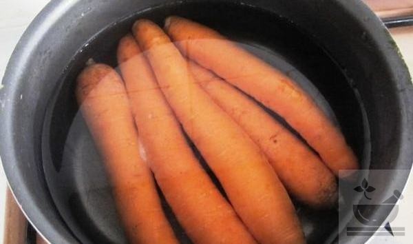 Можно ли вместе приготовить картошку и морковь для оливье, а картошку, свеклу и морковь для салата можно приготовить в одной кастрюле?