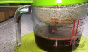 соус терияки рецепт в домашних условиях пошаговый рецепт без винного уксуса. prigotovlenija sousa terijaki s imbirem 6. соус терияки рецепт в домашних условиях пошаговый рецепт без винного уксуса фото. соус терияки рецепт в домашних условиях пошаговый рецепт без винного уксуса-prigotovlenija sousa terijaki s imbirem 6. картинка соус терияки рецепт в домашних условиях пошаговый рецепт без винного уксуса. картинка prigotovlenija sousa terijaki s imbirem 6. Сложно себе представить восточную кухню без соуса терияки. Когда я изучала японскую кухню, мне казалось, что этот соус японцы добавляют везде, даже в чай, настолько популярен терияки в их культуре. А недавно я опубликовала целую серию рецептов с лапшой удон. И вот на одном из рецептов меня озарило: я много говорю про соус, почему бы не посвятить терияки всю статью? Решила, не откладывая в долгий ящик, прошерстить интернет в поисках рецептов этого самого соуса. И нашла! Нашла такие классные варианты, что не поделиться ими было бы преступлением.