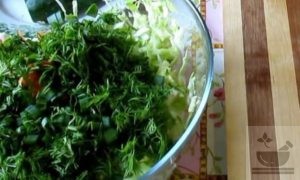 Зелень в салате